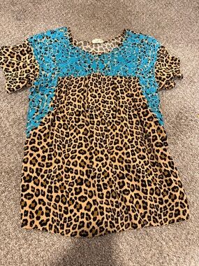 Layers Clothing top size small